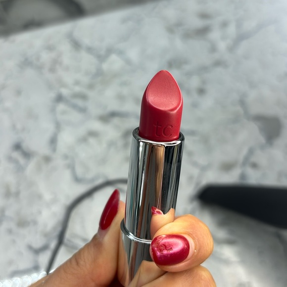 Thrive Causemetics®
New Impact-FULL™ Smoothing Lipstick - Picture 5 of 7